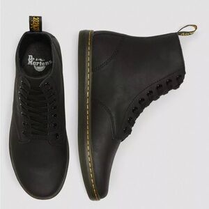 DR. MARTENS TOBIAS  LEATHER CASUAL BOOTS. M-8. L-9